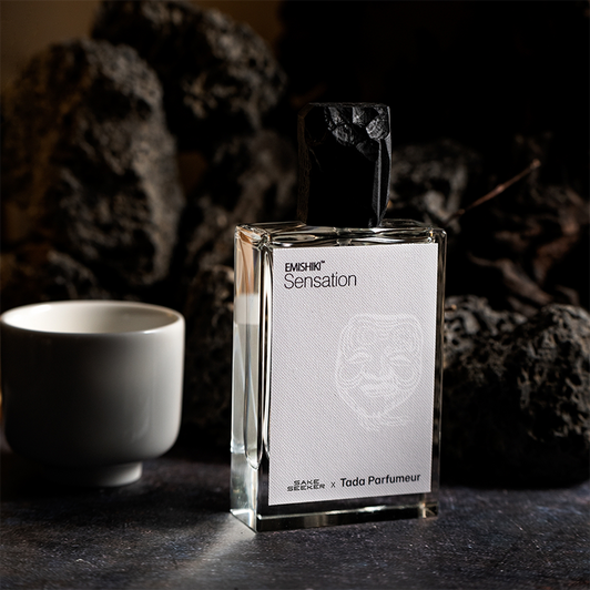 センセーション黒ラベル720ml + オリジナル香水セット – UTAGE センセーション黒ラベル720ml + オリジナル香水セット – UTAGE